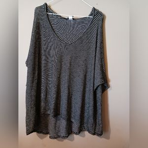 Torrid hooded t-shirt Size 2
